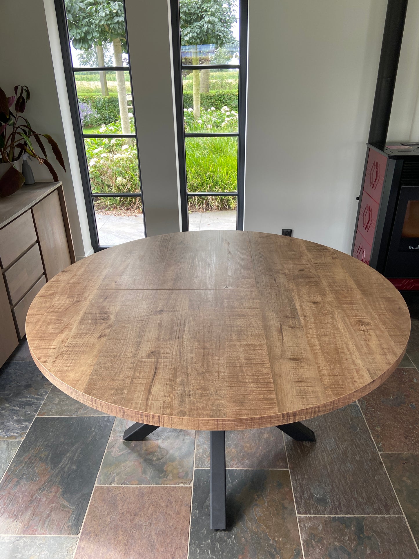 Ronde Lamulux uitschuiftafel - zeer kras bestendig!