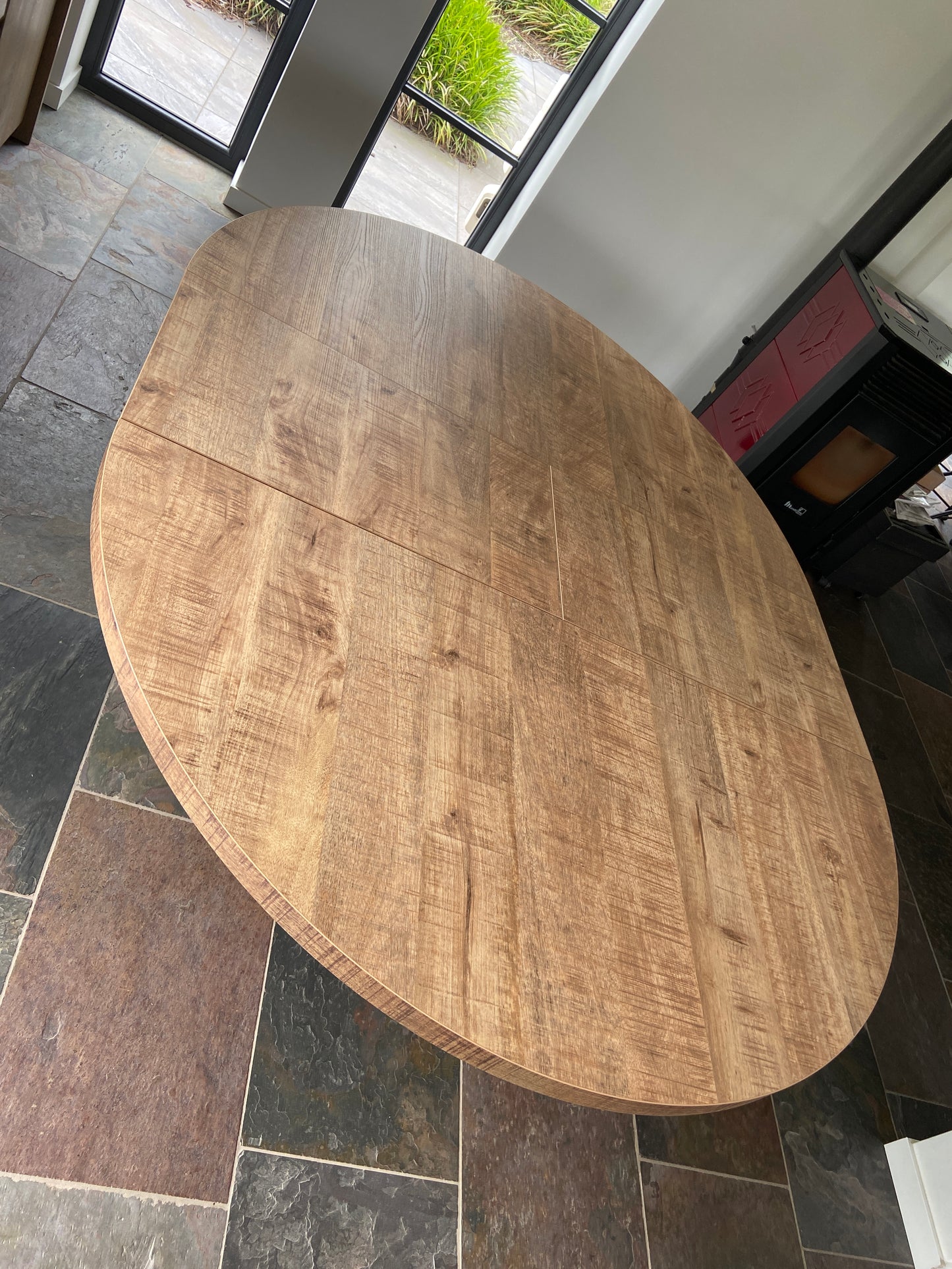 Ronde Lamulux uitschuiftafel - zeer kras bestendig!