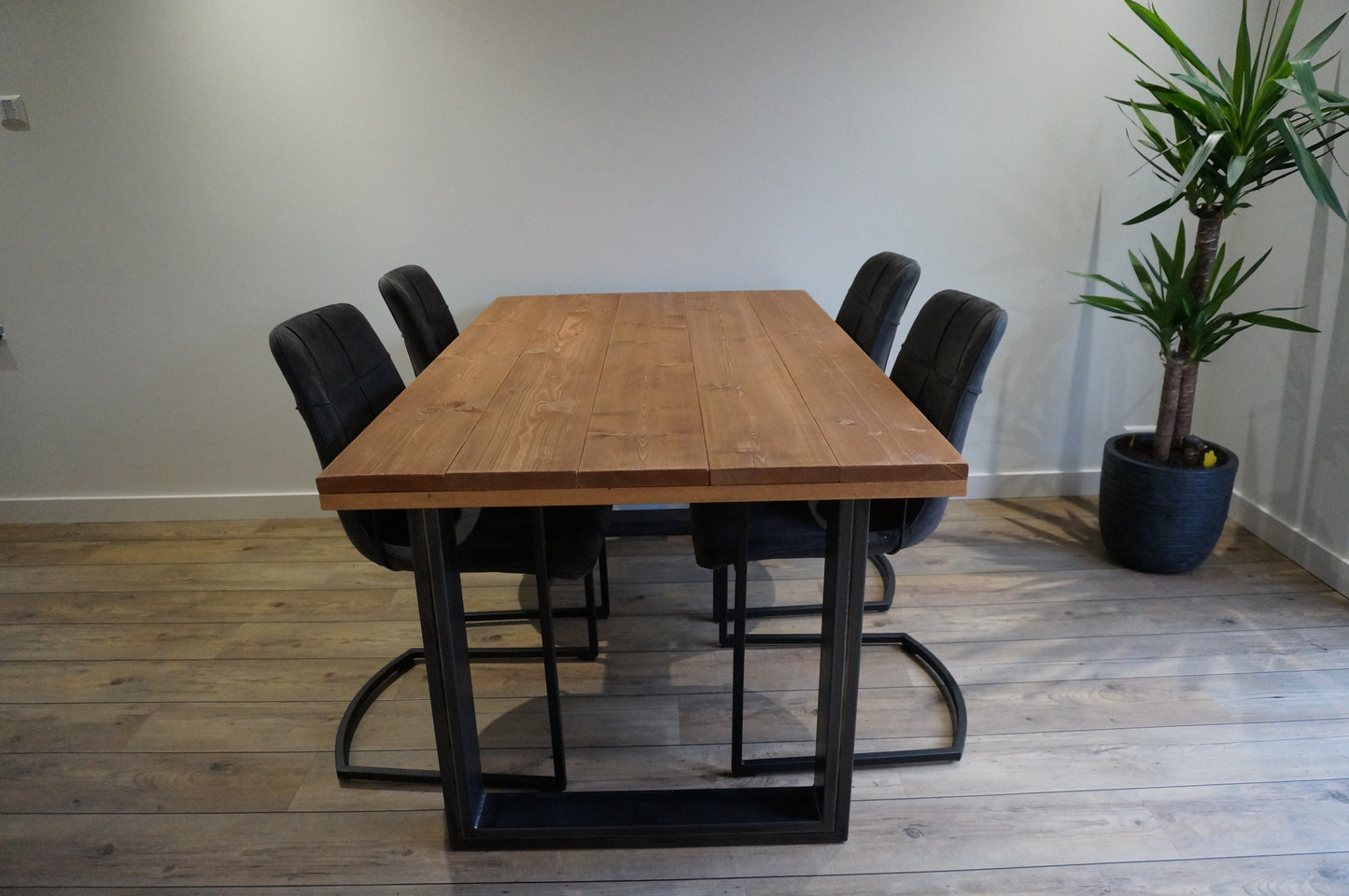 Steigerhouten eettafel