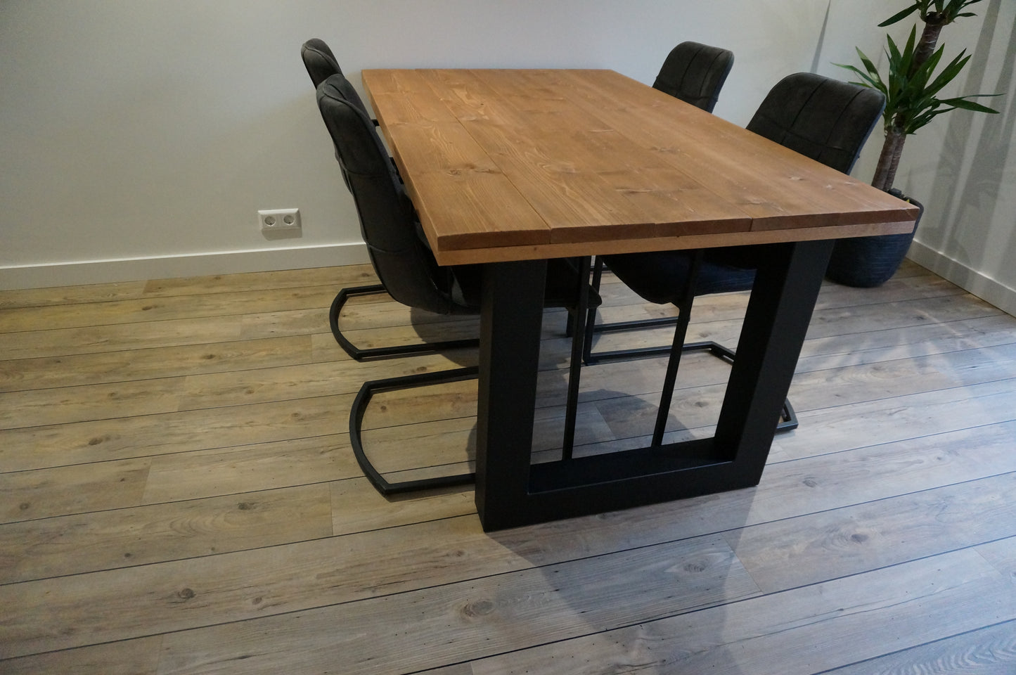 Steigerhouten eettafel