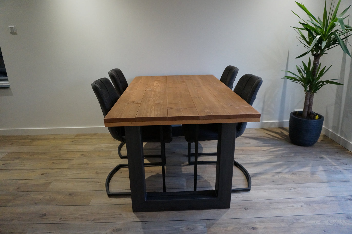 Steigerhouten eettafel