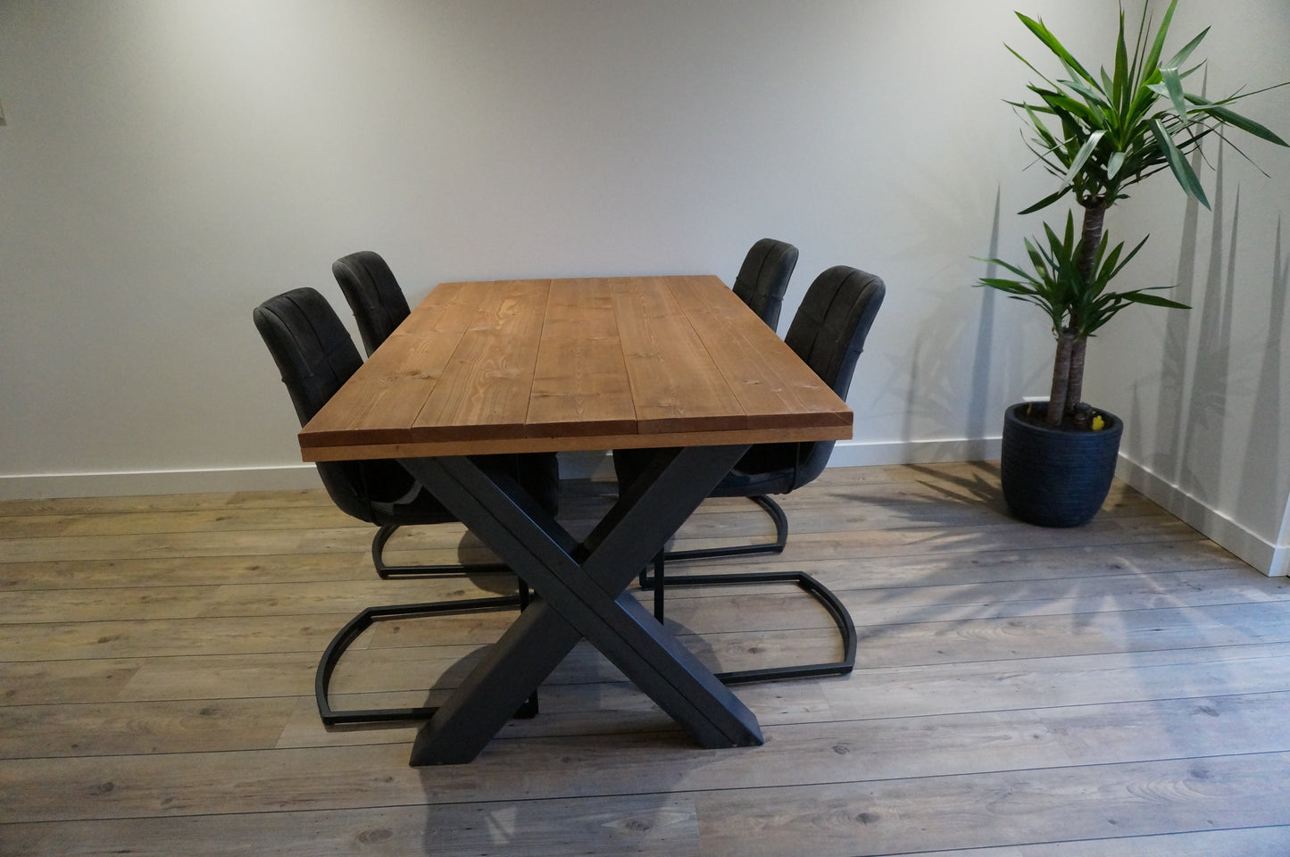 Steigerhouten eettafel