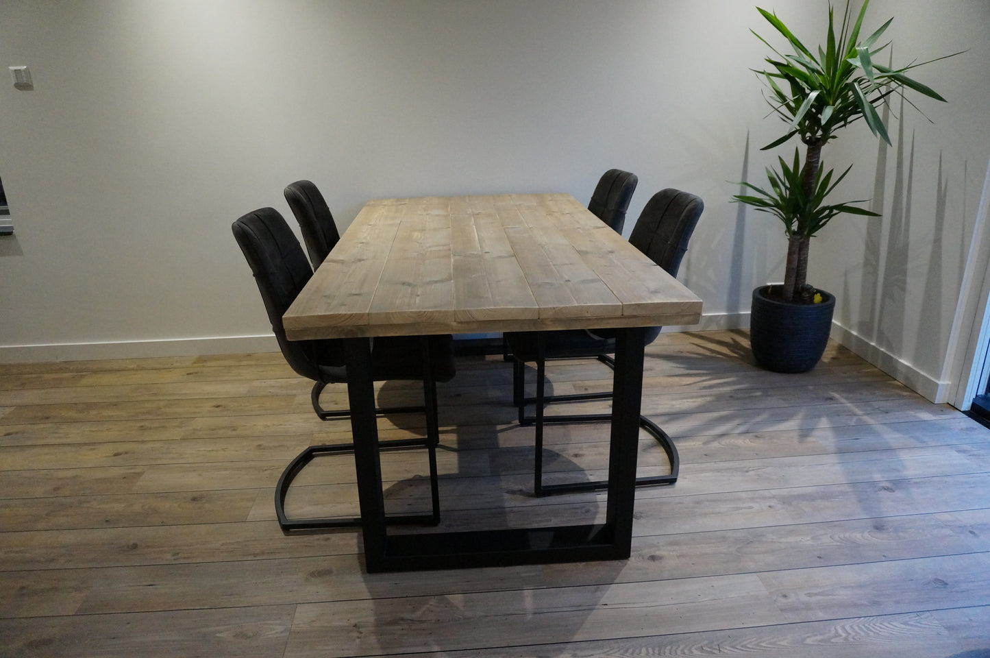 Steigerhouten eettafel
