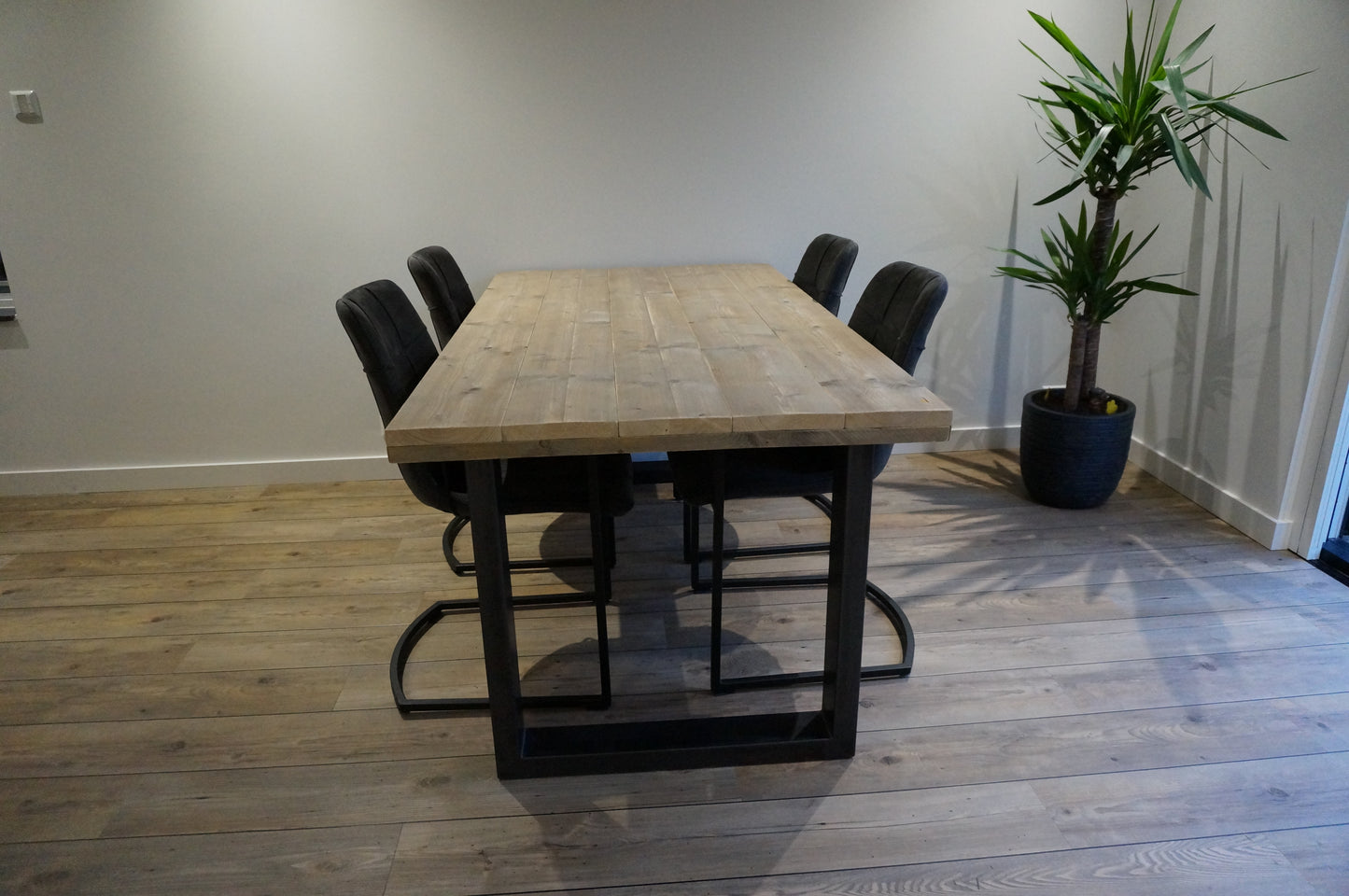 Steigerhouten eettafel