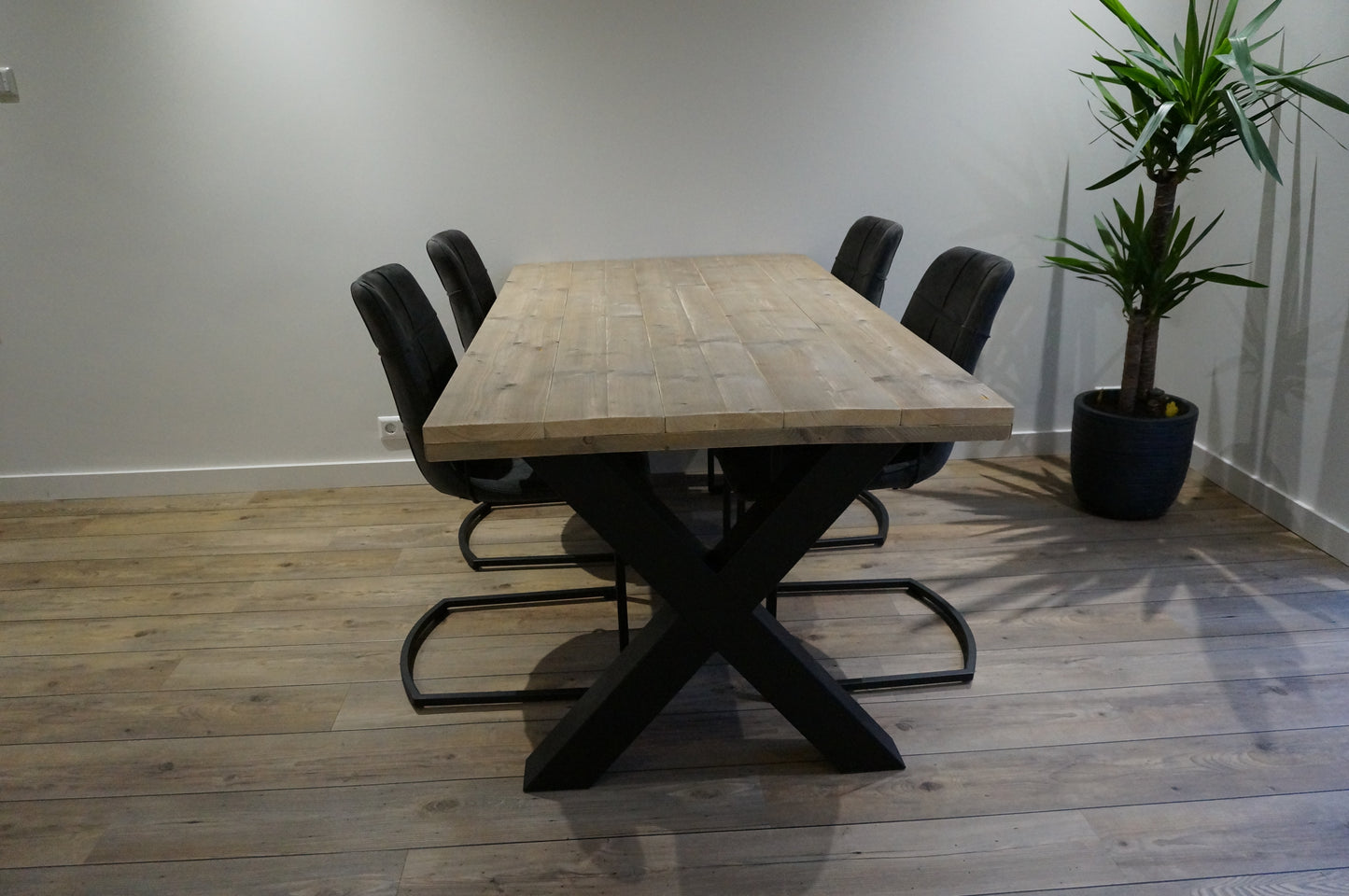 Steigerhouten eettafel