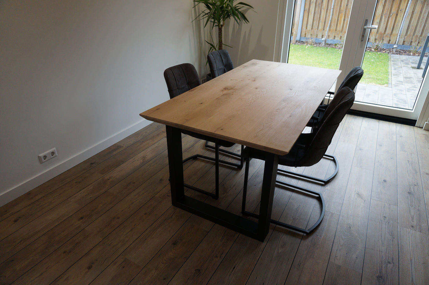 Eikenhouten eettafel "45mm verjongde rand"