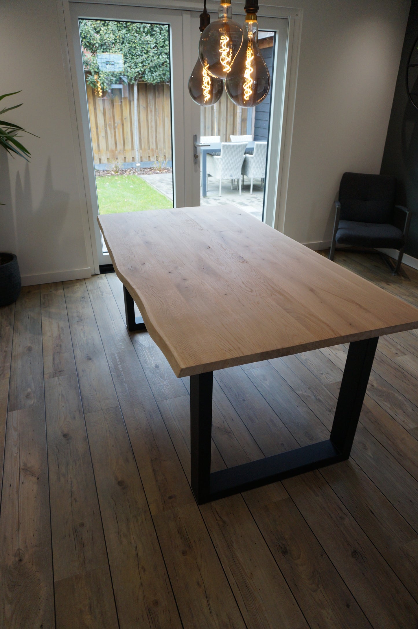 Eikenhouten eettafel "45mm boomstamrand"