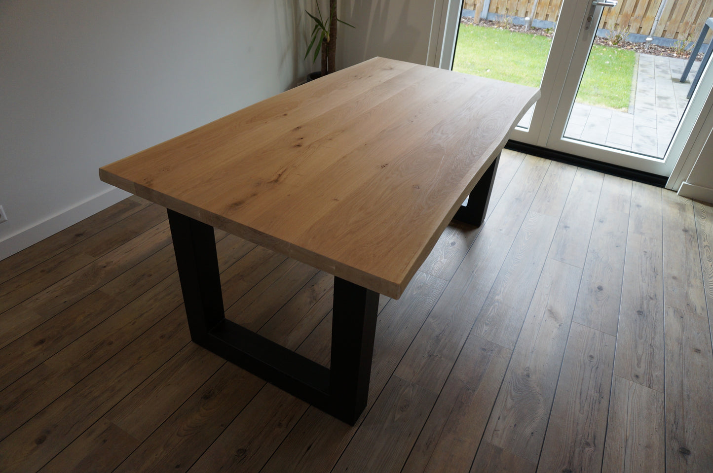 Eikenhouten eettafel "45mm boomstamrand"