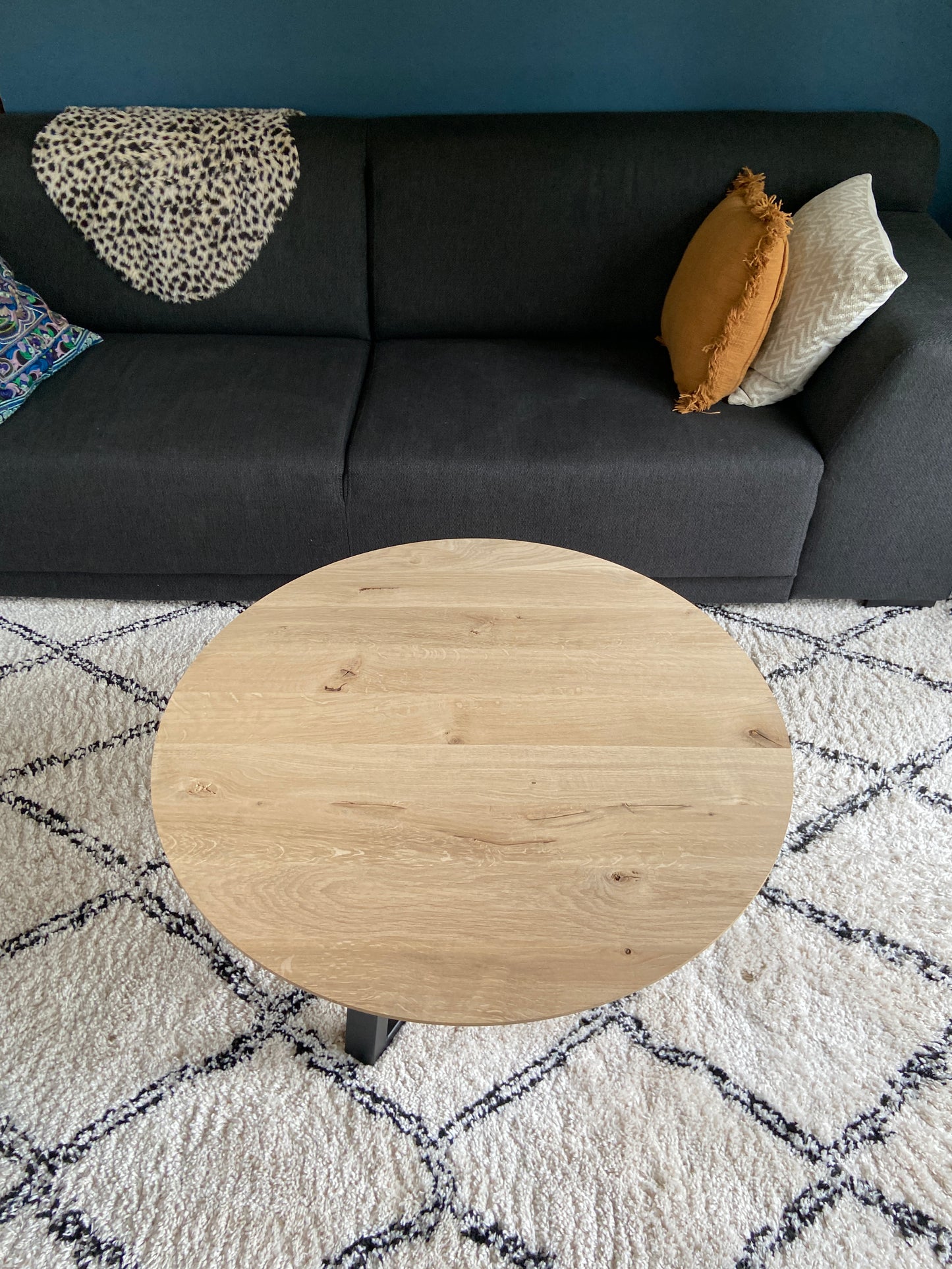 Eikenhouten salontafel of sidetable met verjongde rand