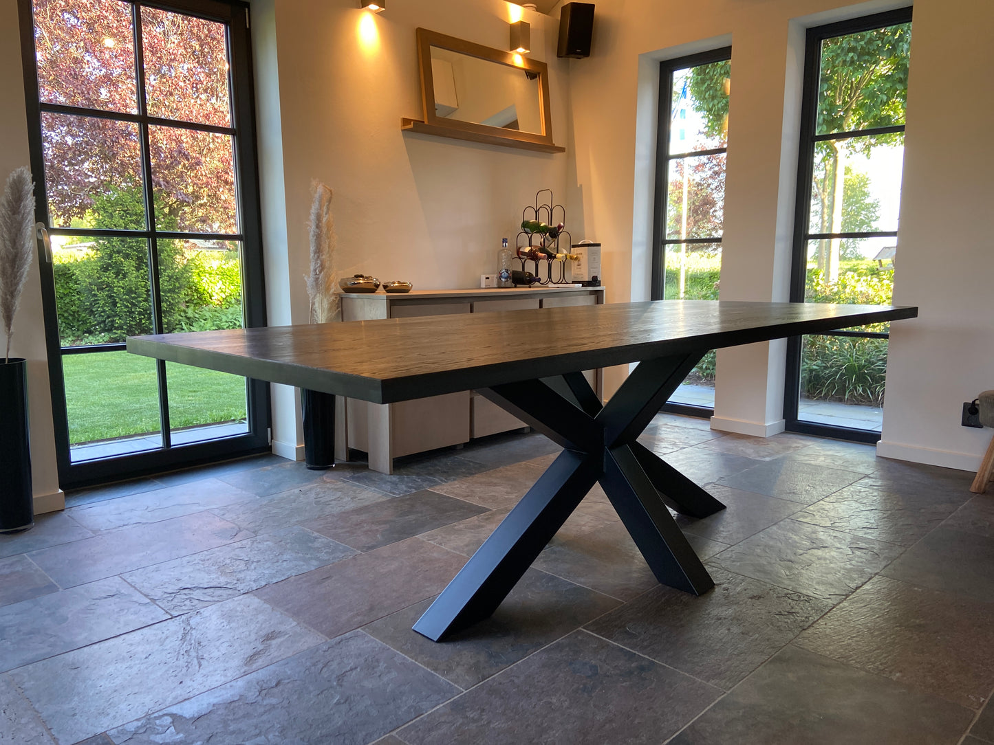 Eikenhouten zwarte eettafel