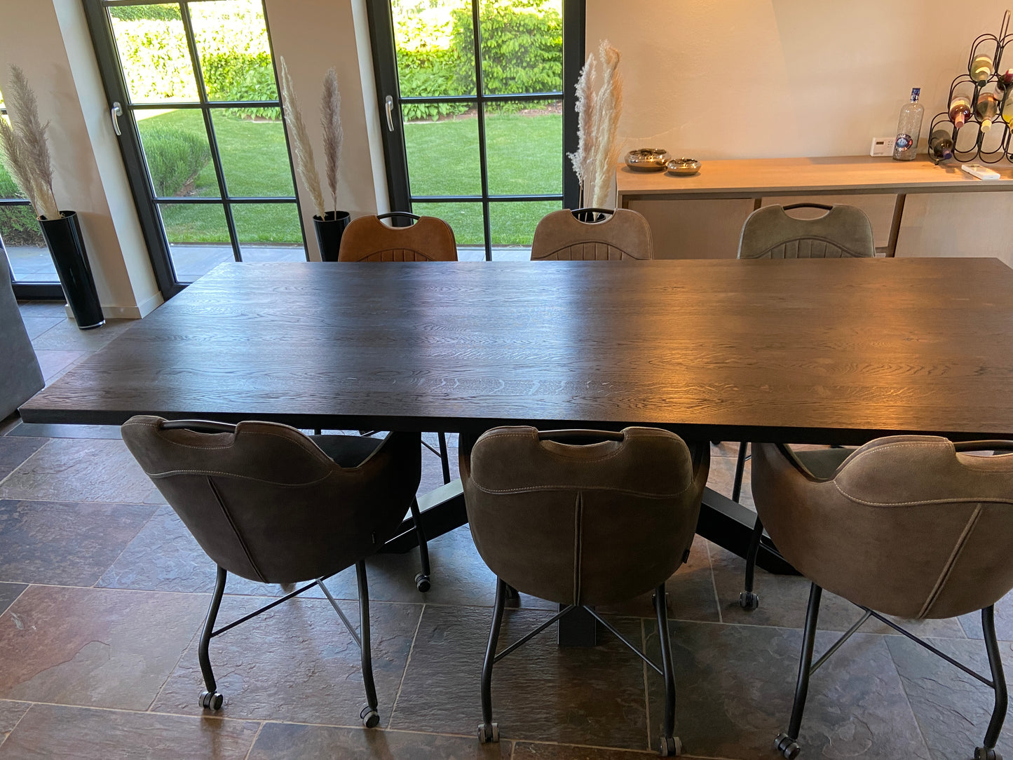 Eikenhouten zwarte eettafel