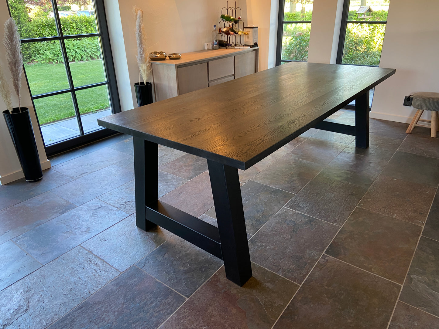 Eikenhouten zwarte eettafel