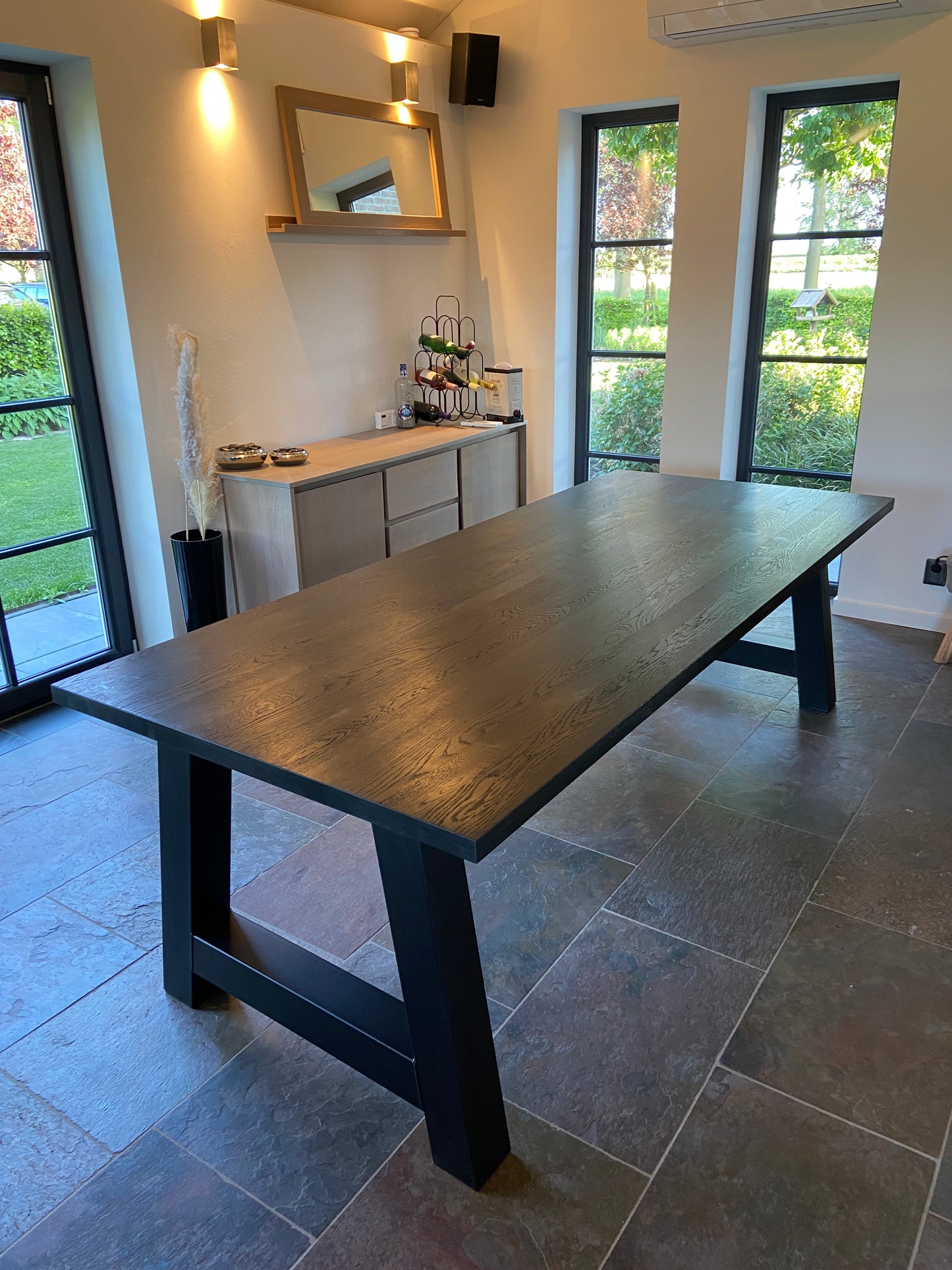 Eikenhouten zwarte eettafel
