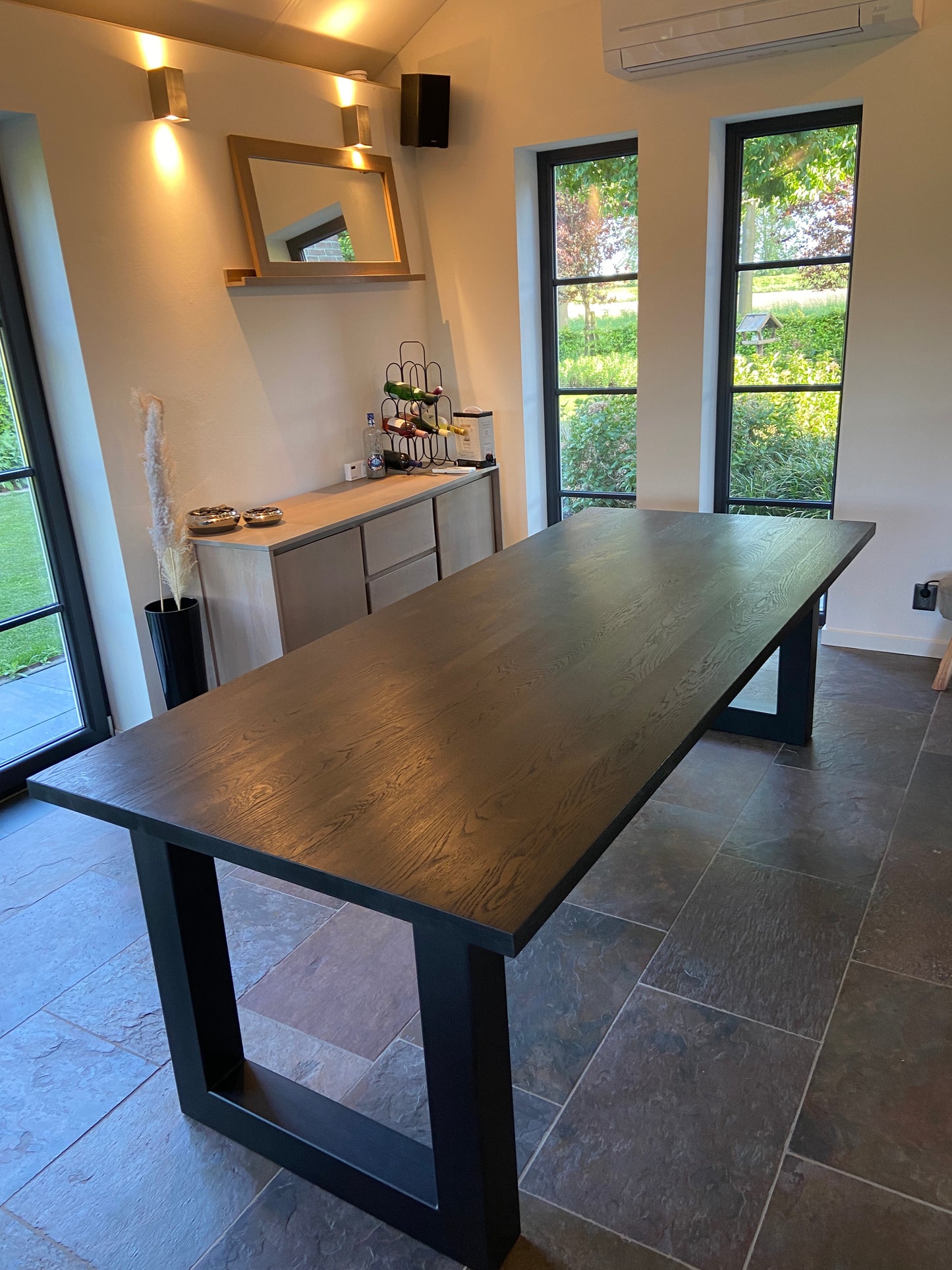 Eikenhouten zwarte eettafel