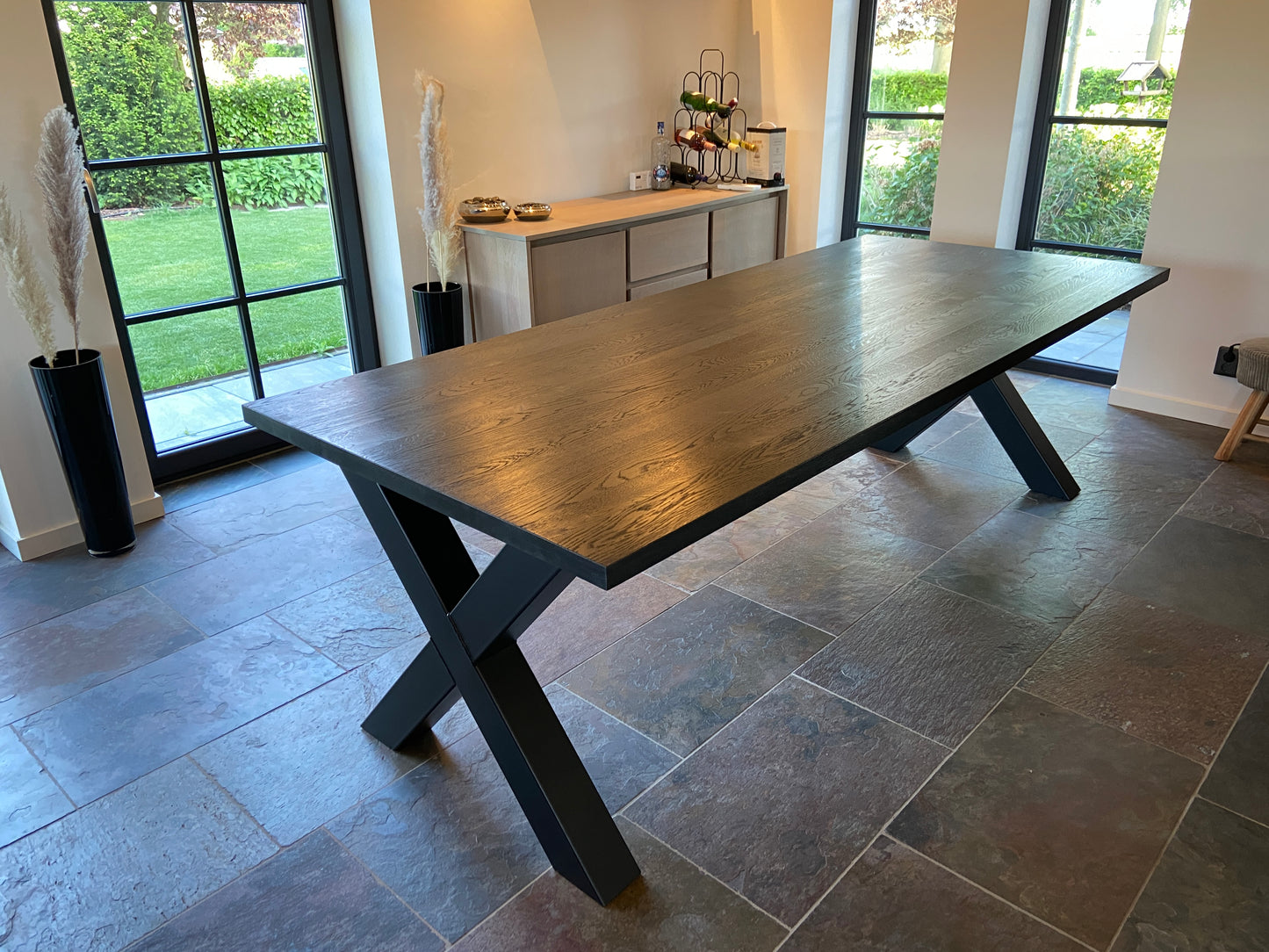 Eikenhouten zwarte eettafel