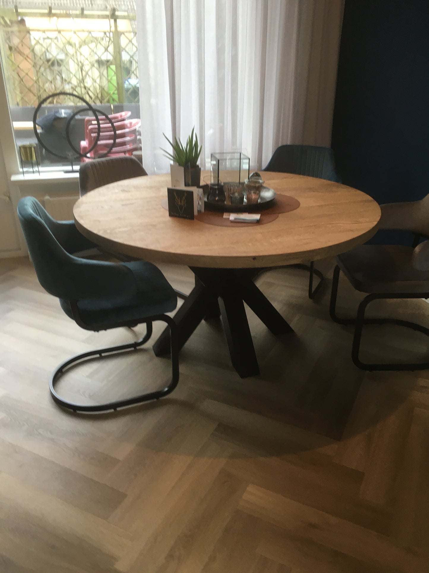 M2-meubels eikenhouten ronde tafel matrix onderstel