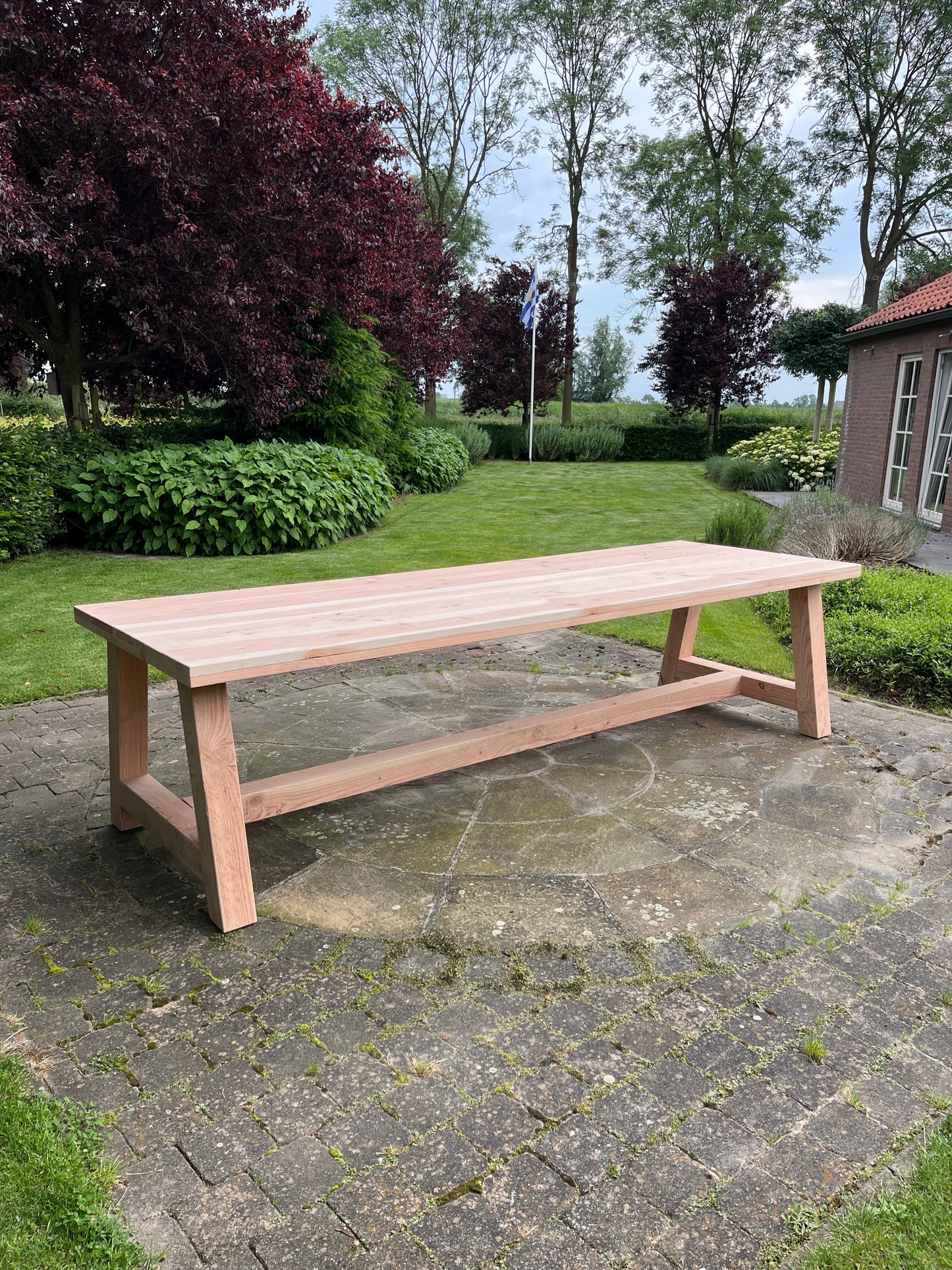 Douglas tuintafels met houten onderstel