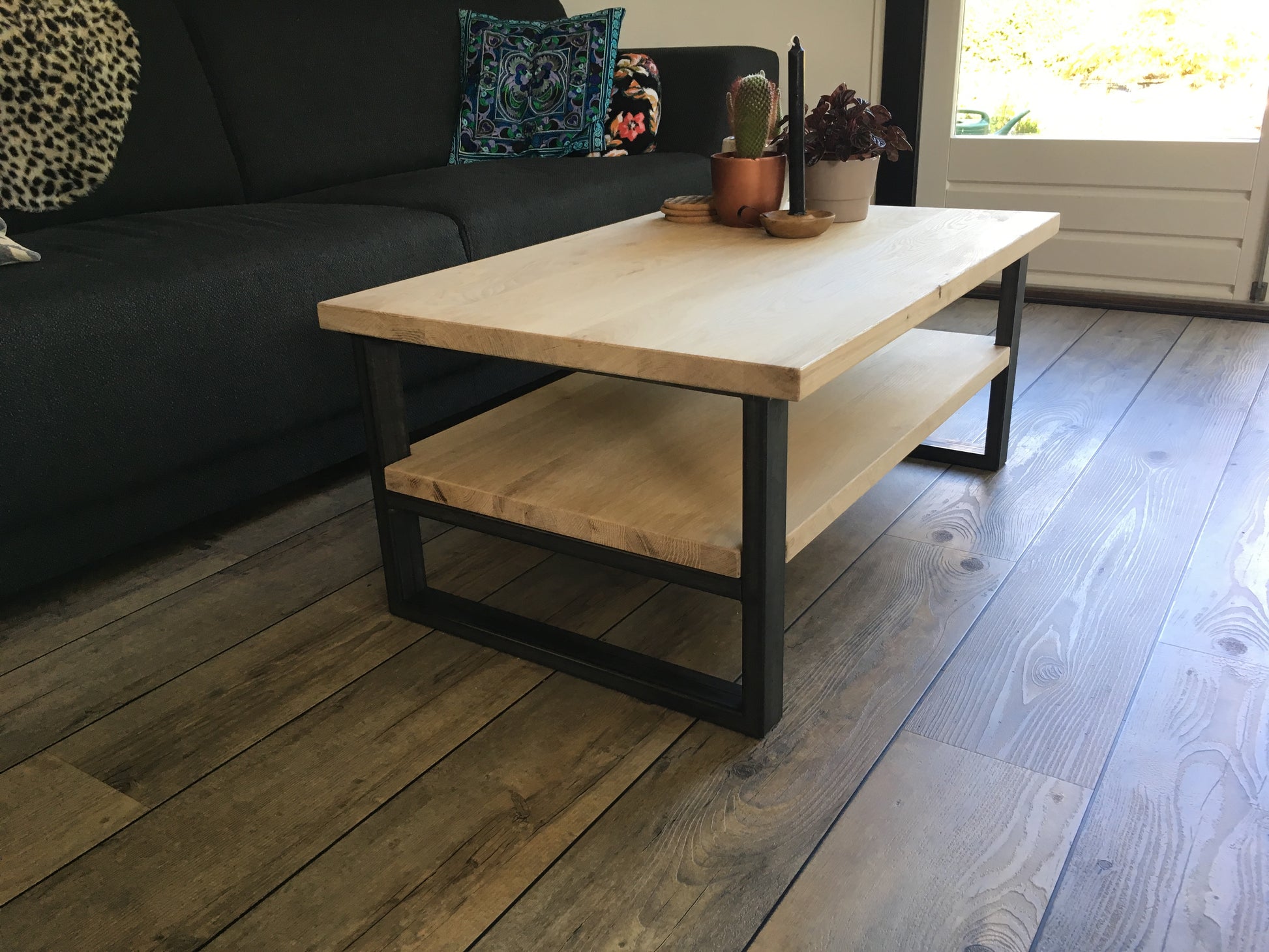 eikenhouten salontafel met onderblad – M2-Meubels