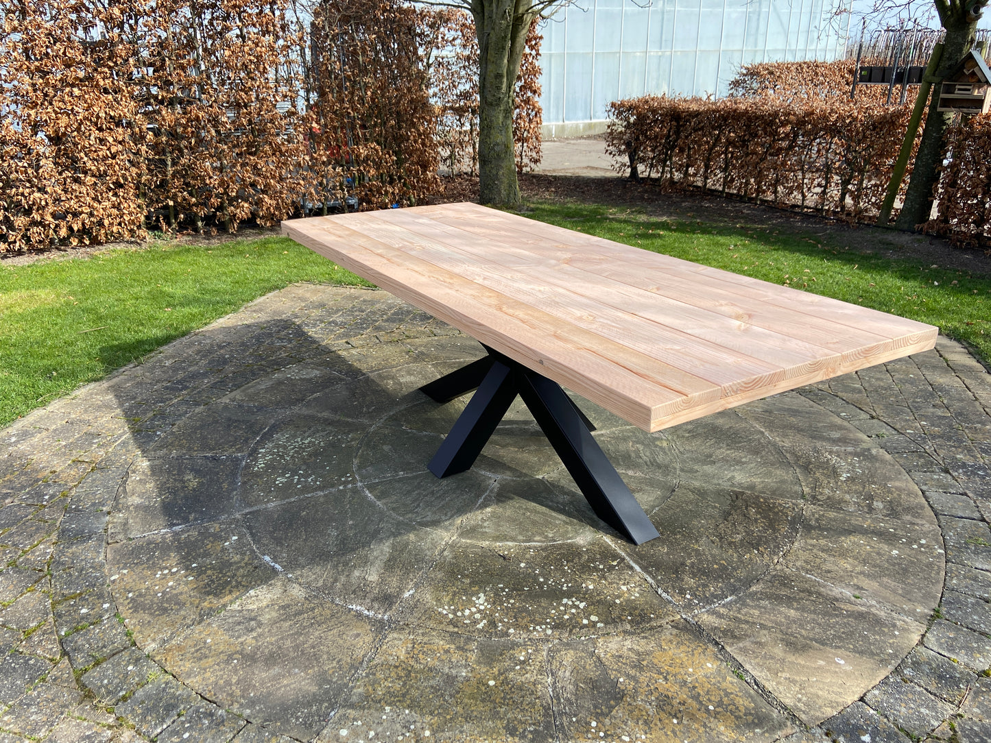 Industriële douglas tuintafel